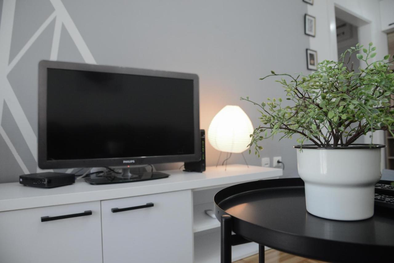 Apartment Dobraya Grey Нови Сад Екстериор снимка