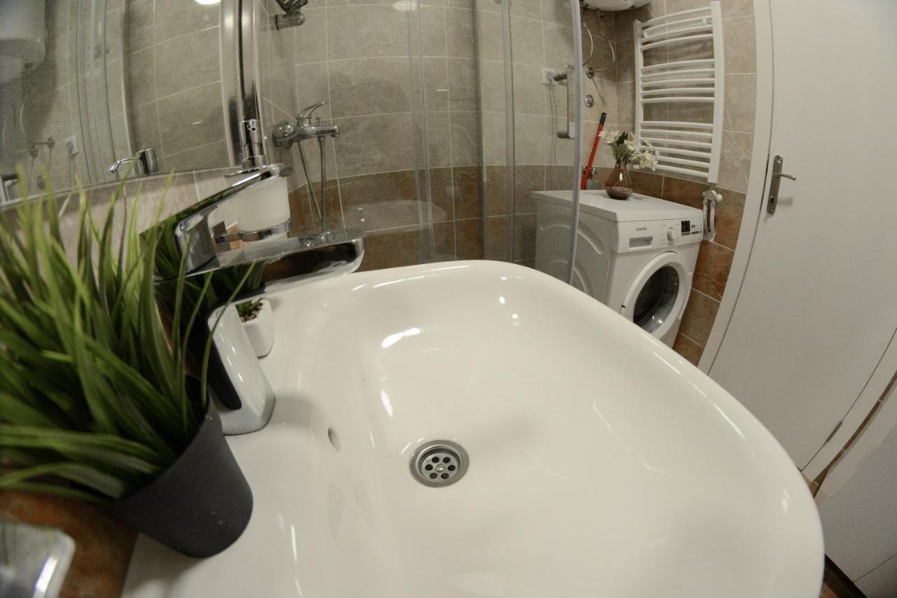Apartment Dobraya Grey Нови Сад Екстериор снимка